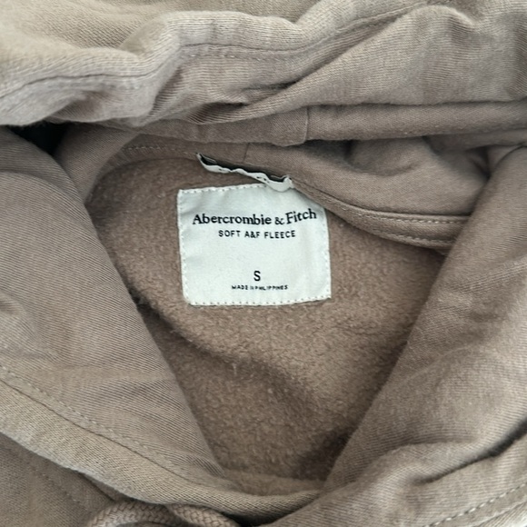 Abercrombie and fitch - Picture 3 of 3